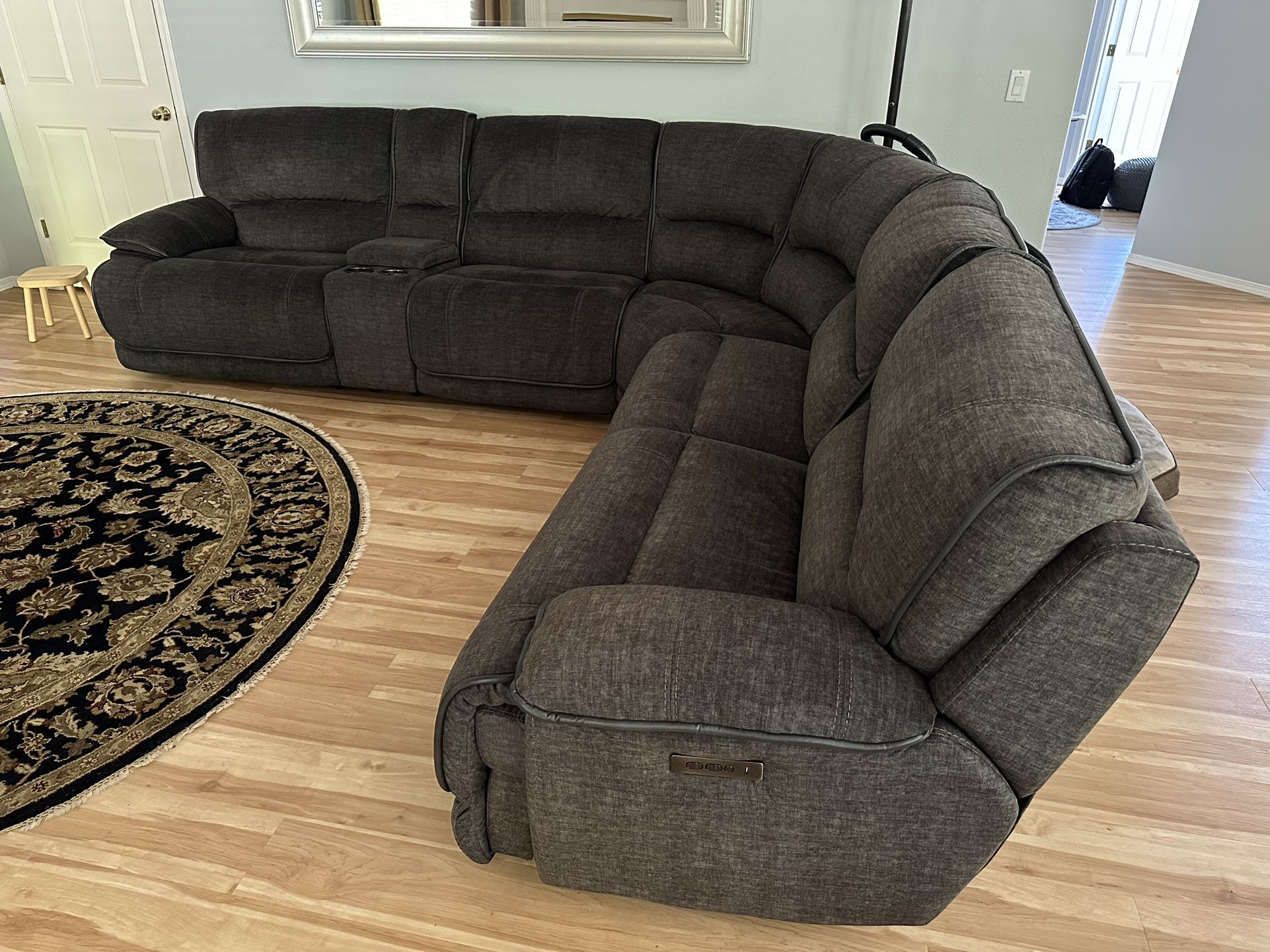 Sectional Reclining Couch. Cup Holders. Storage. Usb Ports.
