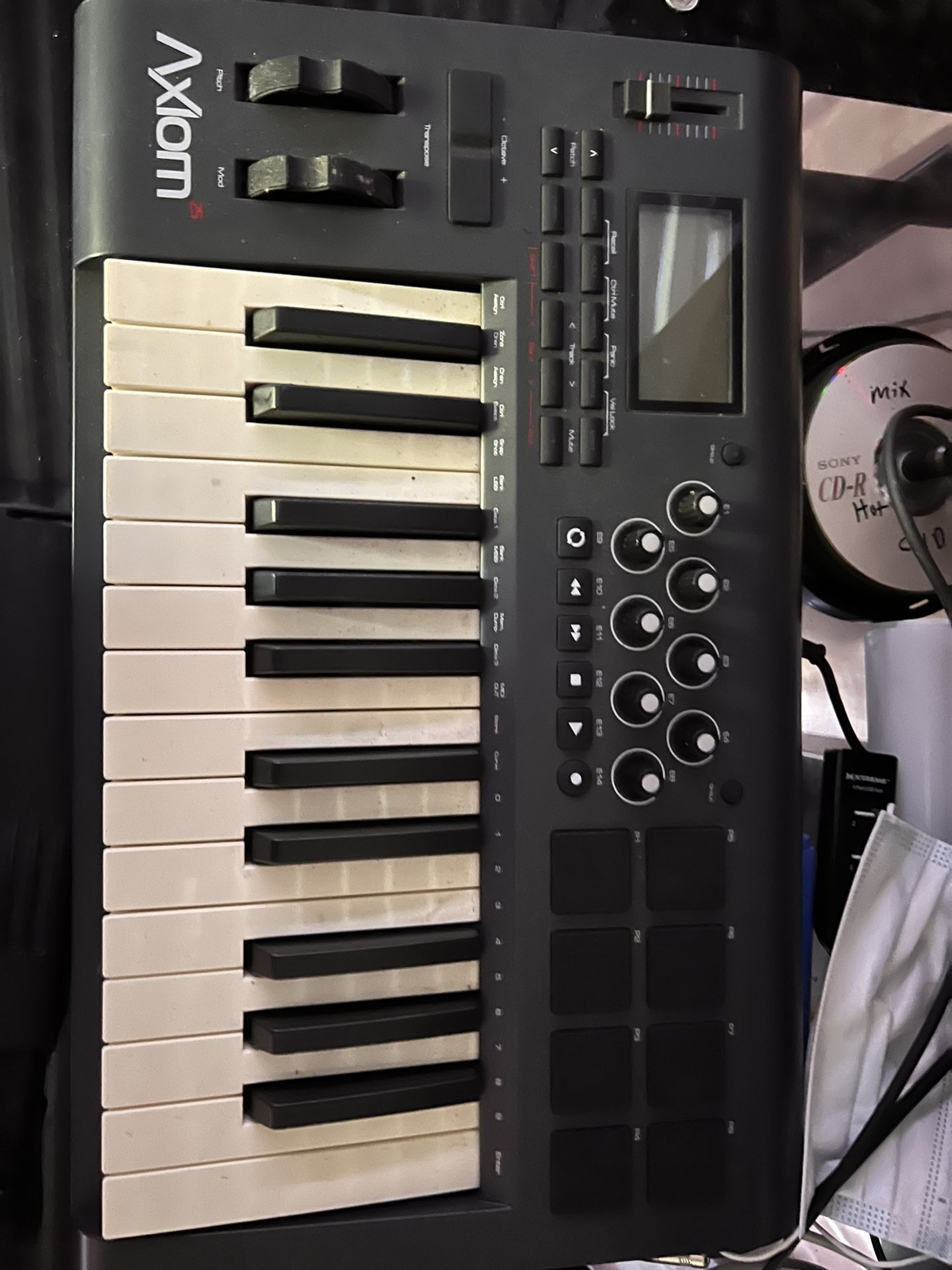 M-Audio Axion