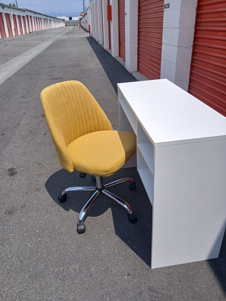 Vanity / Desk and Chair