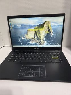 ASUS VIVOBOOK 14 WINDOWS 11 PRO Wi-Fi 5, USB Type-C, 10Hrs Battery Life,,
HDMI OUTPUT
WEBCAM
500GB SSD
FAST AND RELIABLE 
NO ISSUES WHATSOEVER
CHARGER