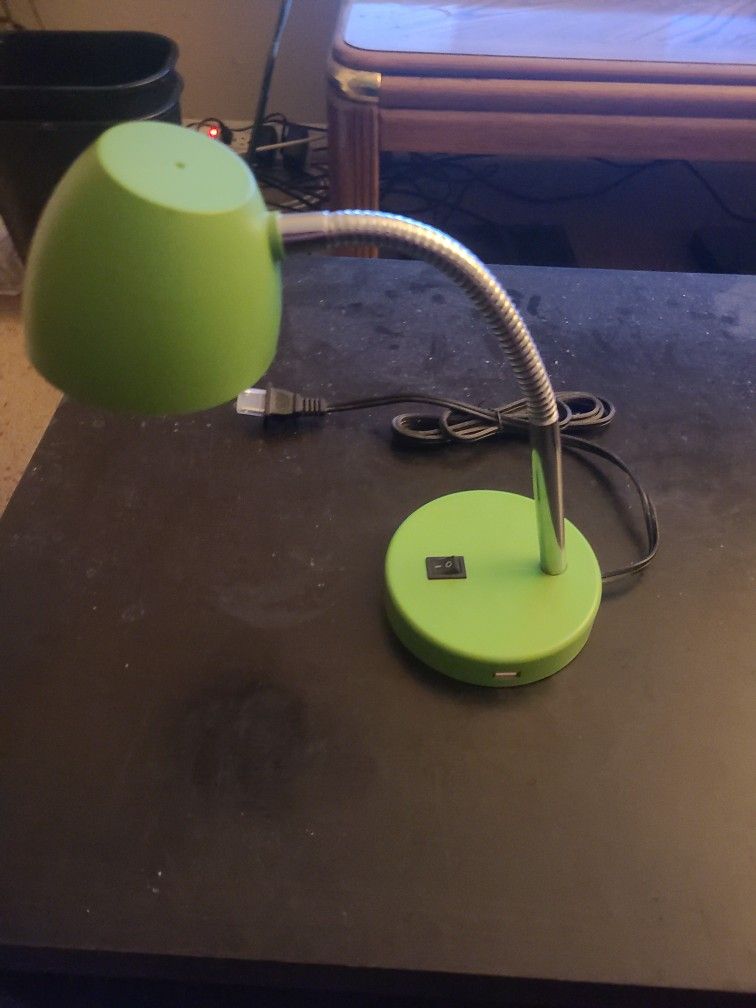 Gooseneck desk lamp