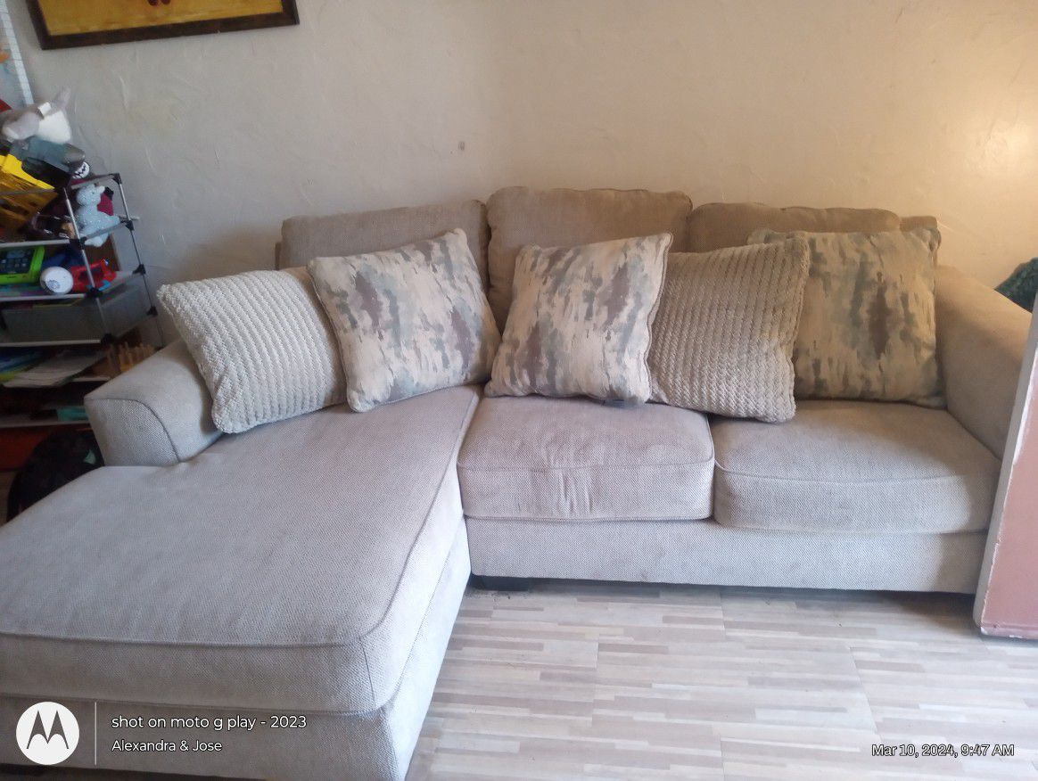 brand new sofa with chaise very comfy