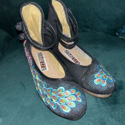 Peacock Embellishment Flats size 7