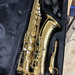 Nice Gold TENOR Saxophone with New Reeds Excellent Condition $550 Firm