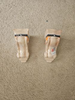 Set Of 2 Brand New 9.5 Inch X5.5 Inch Wooden Corbel