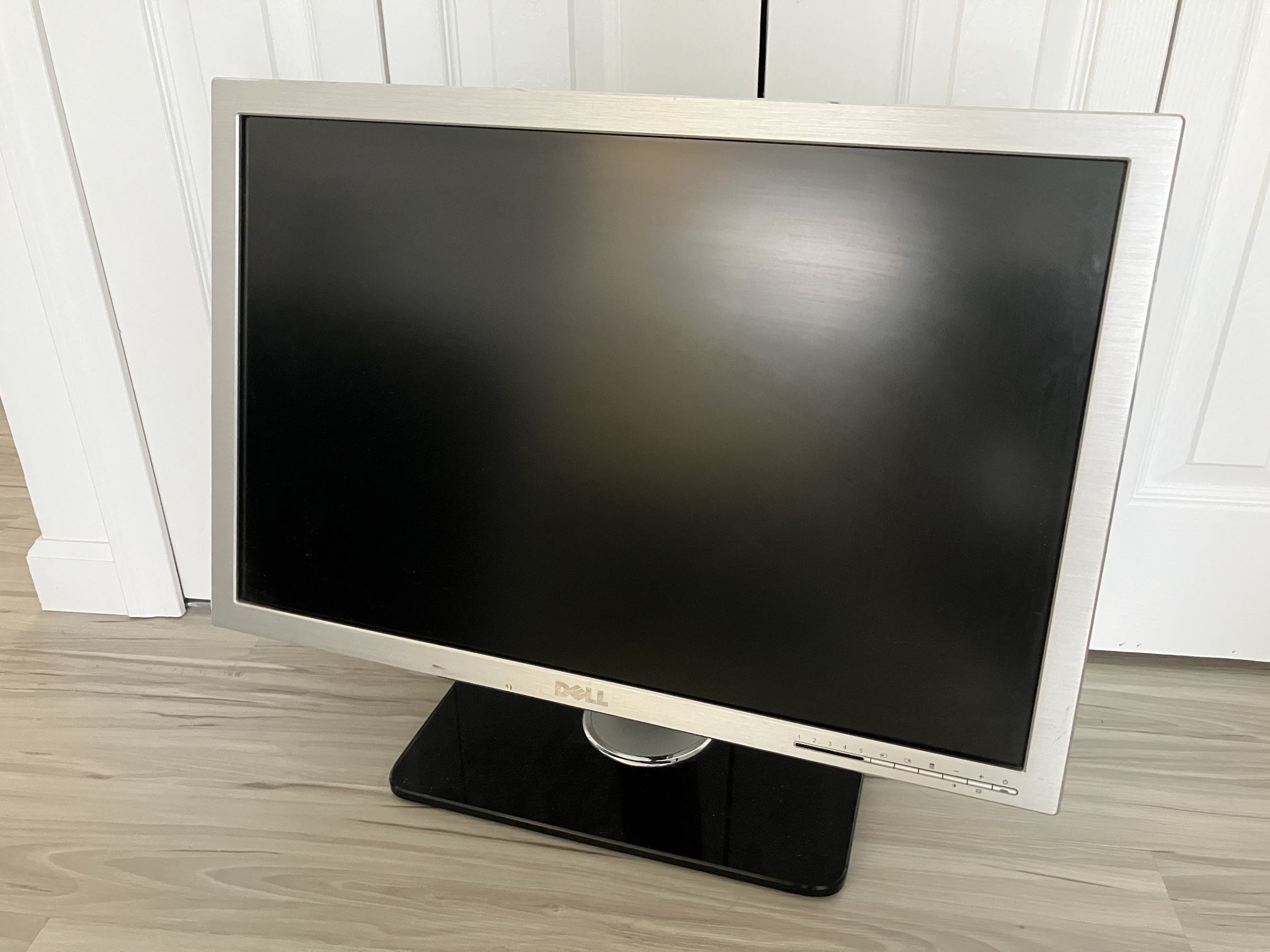 Dell 2707WFP 27" 1920x1200 LCD Display