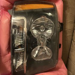 Chevy Tahoe Headlight 2007