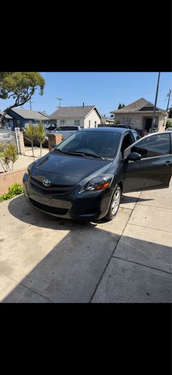 2010 Toyota  yaris