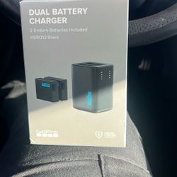 GoPro Dual Battery Charger + 2 Enduro Batteries (HERO13 Black) - Brand New  