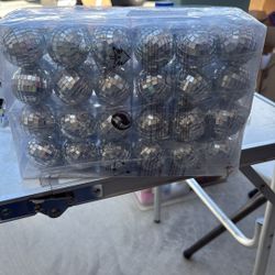 48 Silver Para Decoración $10