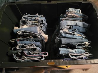 Women's and Junior's Jean's PLEASE READ ENTIRE DESCRIPTION