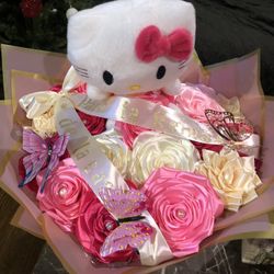 Ramo De Rosas Eternas Con Hello Kitty $55