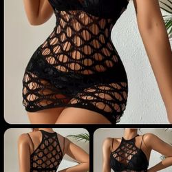 HALTER KEYHOLE DRESS