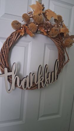 Wreath Festive Decor  18"WOOD