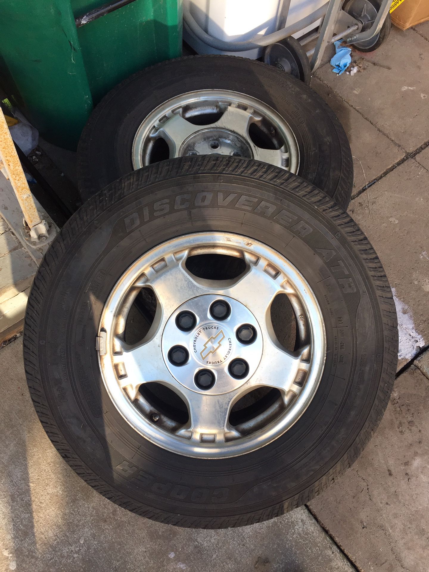 Chevy Silverado 1500 Wheels Size 16 and Tires