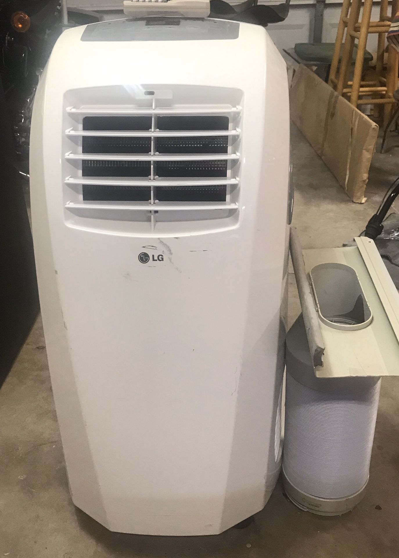 LG LP0910WNR 9,000 BTU Portable Air Conditioner with remote