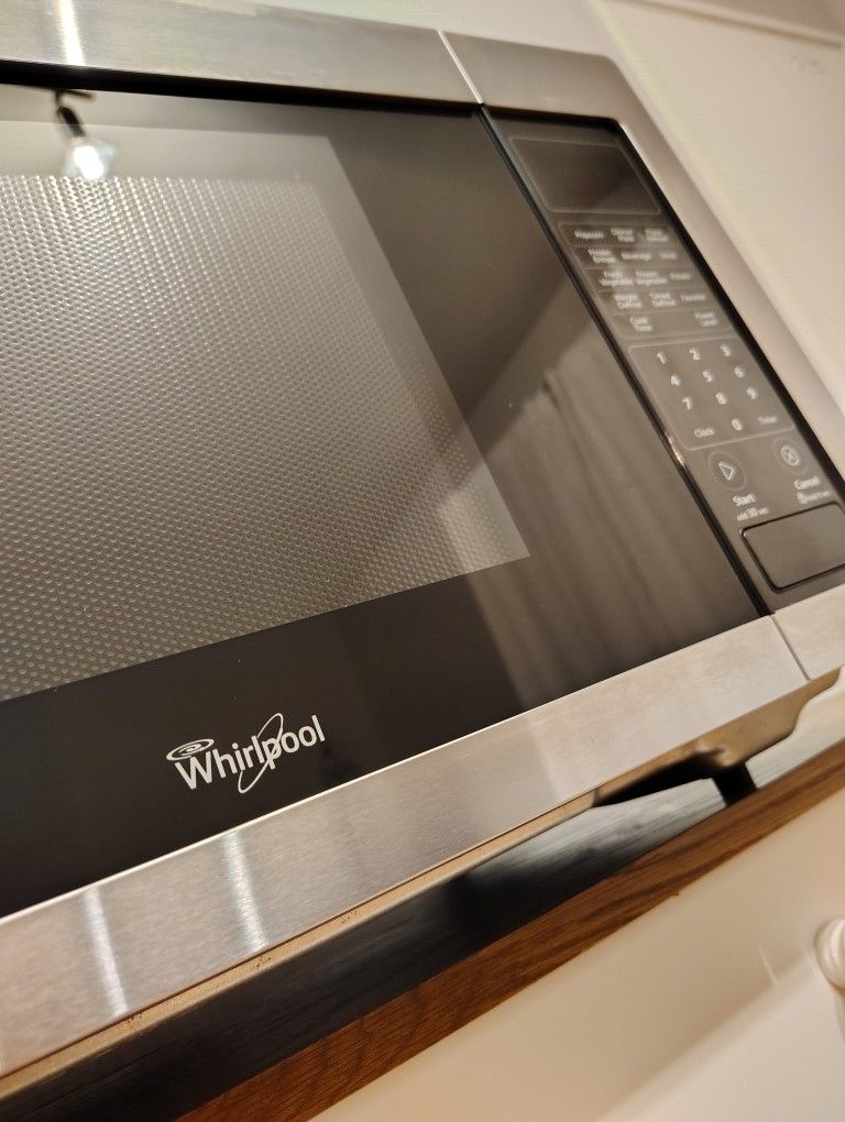 Whirlpool Counter Top Microwave 1.6 Cu, 1200 W