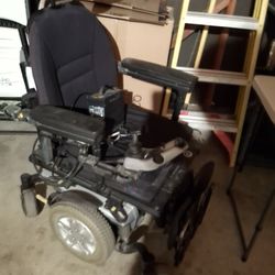 Quantum Edge 6 3.0  Electric Wheelchair 