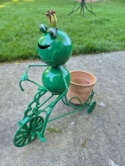 Heavy Duty Wrought Iron/ Cast Iron Garden Decor H 16", W 16" With Terracotta Planter