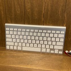 Apple Keyboard