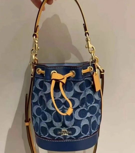 🔥COACH January New Ashton Denim Denim Bucket Bag! The King Of Pop-Up Breakouts Hands Down!