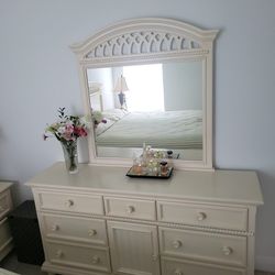 Bedroom Suite Off-white 