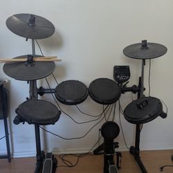 Alesis dm6 electronic drum set