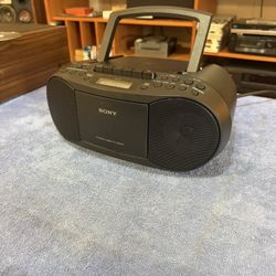 Sony CFD-S70 Stereo CD/Cassette Boombox