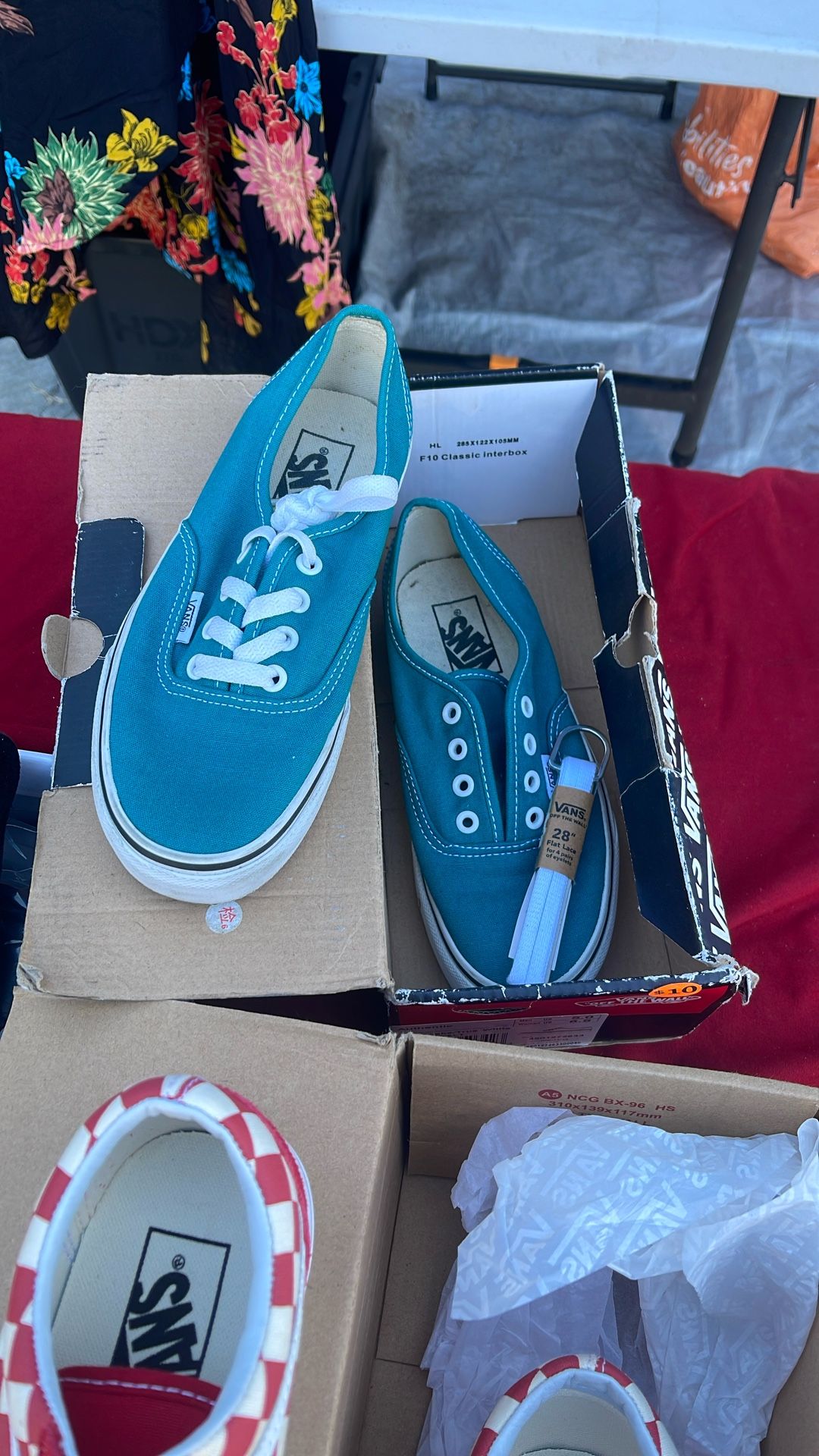 VANS CLASSIC STYLE WOMAN US SIZE 6.5 *MEN 5.0