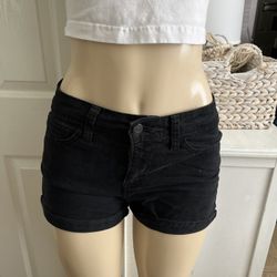 Women’s Size 7 Levi’s Black High Rise Cuffed Shorts 