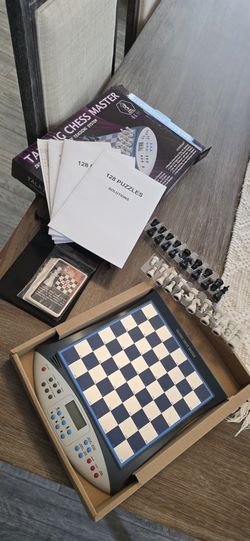 😍 Smart Chess Set Brand New!