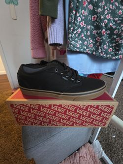 Vans, Male shoes never worn