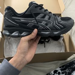 Asics gel kayano 14 black silver size 10 used