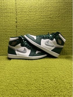 Jordan 1 size 9M