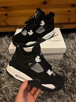 Jordan 4 White Thunder Size 8 Men’s