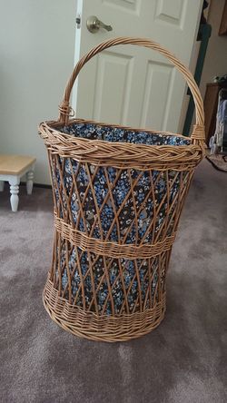 Hamper basket