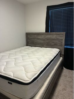 Ralinski Queen Bedroom Set