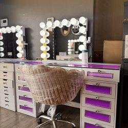 Vanity’s Set With Spinning Chair (Take It Home In Payments/ llévatelo a casa en pagos) 