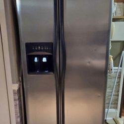 stainless fridge with water/ice dispenser