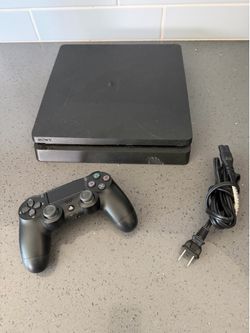 PS4 console with controller works great