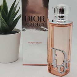 Dior
 
Addict Peachy Glow Eau de Parfum

1 fl 