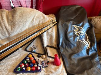 Pool/Billiards Complete Set with Cues and Balls