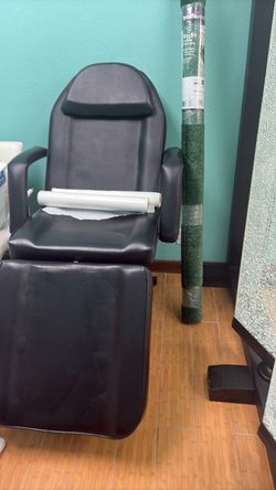 Facial bed -tattoo -eyebrow