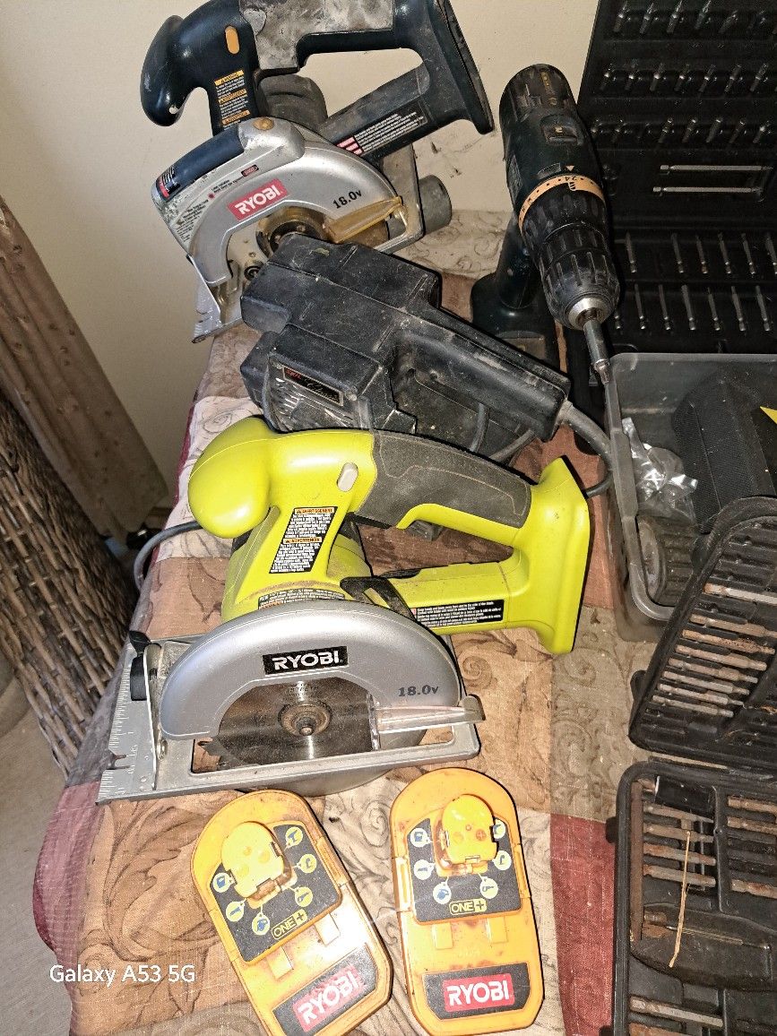 Tool lot , Pick up in Arlington near Jacksonville University.