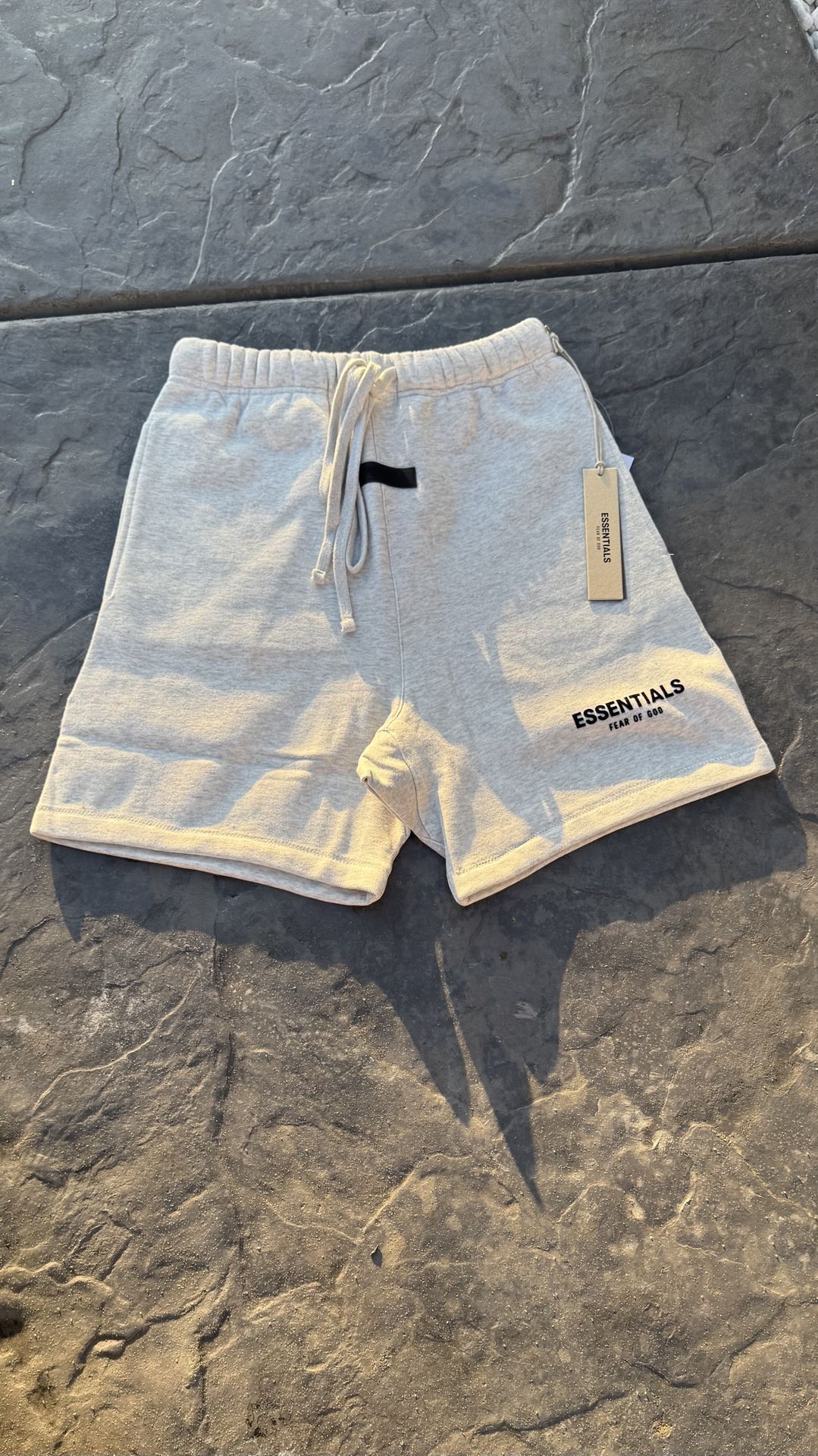 Light oatmeal essentials shorts