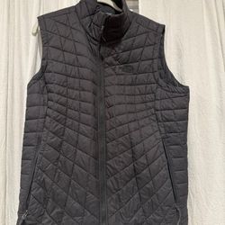 WOMENS XL NORTH FACE VEST