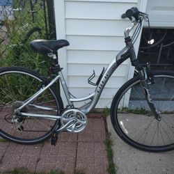Trek Hybrid 17.5 Inch Bike,700 Cc Wheels 