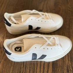 Veja Campo Leather Sneakers