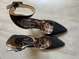 Wild Diva Lounge Black Pointed-Toe Flats
