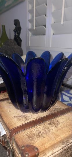 Cobalt Blue Art Glass Tulip Bowl